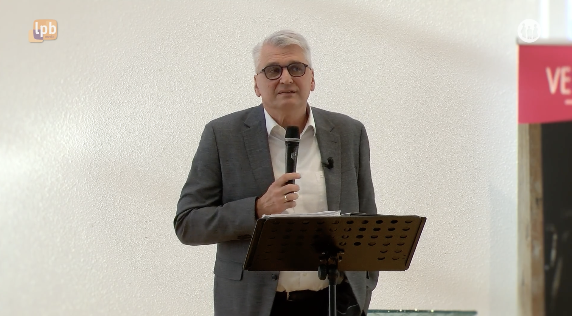 Hoe staan wij erin? Over houding, ruimte en overgave